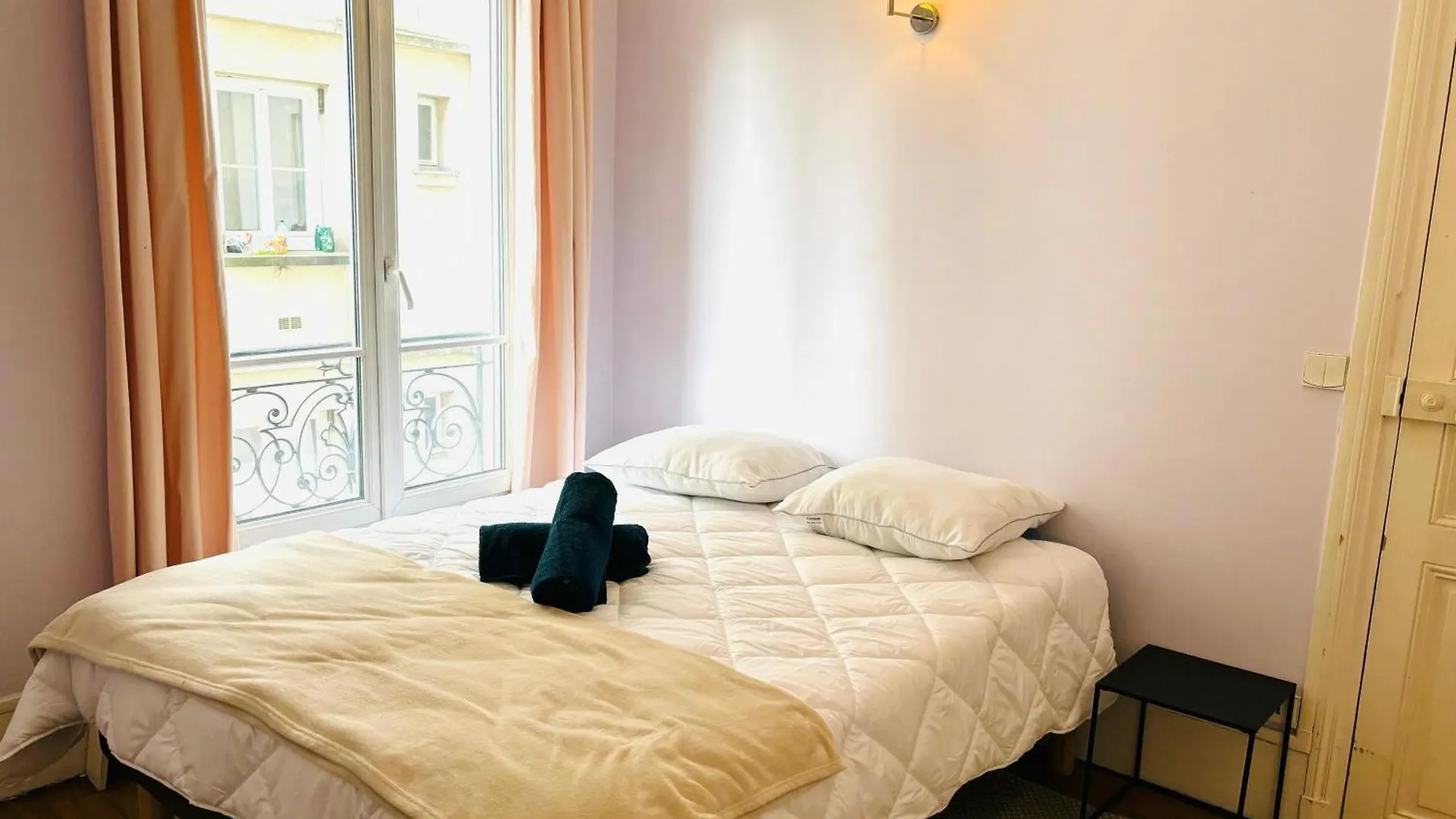 Appartement Tour Eiffel Chapu contacts